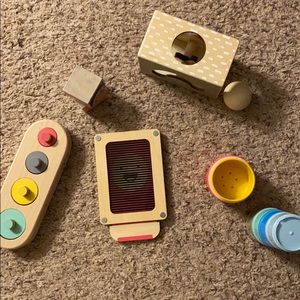 Various Panda Crate toys.